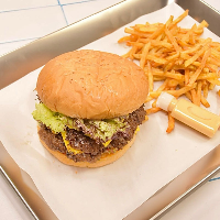 دوبل کلاسیک چیزبرگرDouble Classic Cheeseburger