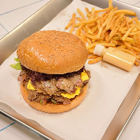 دوبل بیریسکت چیزبرگر Double Brisket Cheeseburger