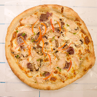 چیکن بیکن آلفردو Chicken & Bacon Alfredo Pizza